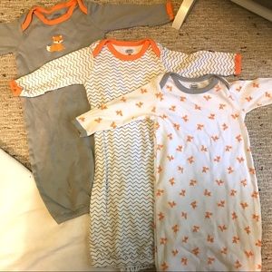 Set of 3 Baby Gowns with Mittens